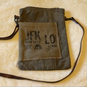 Vintage Airport Cross-body Purse